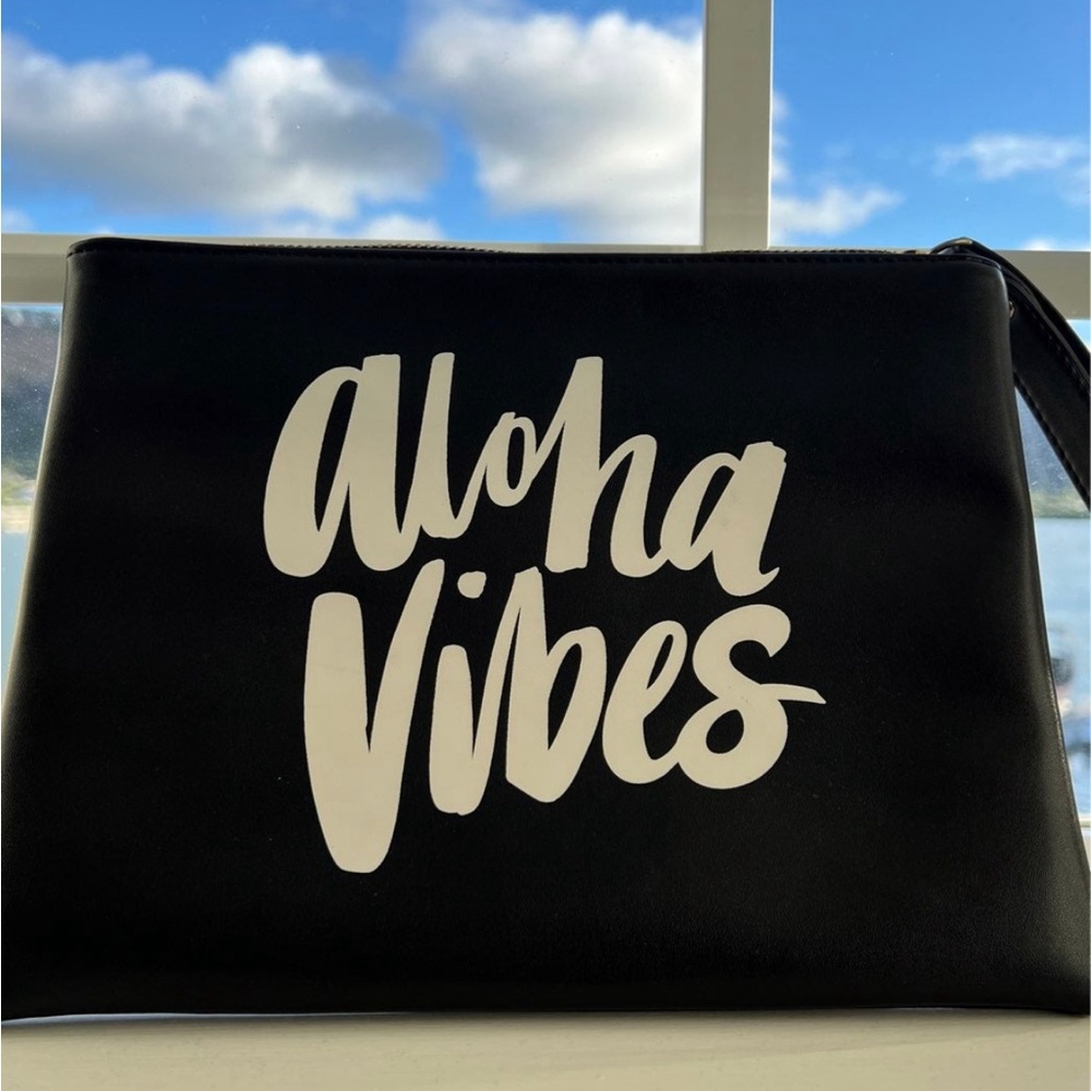 Kiele Aloha Vibes clutch pouch